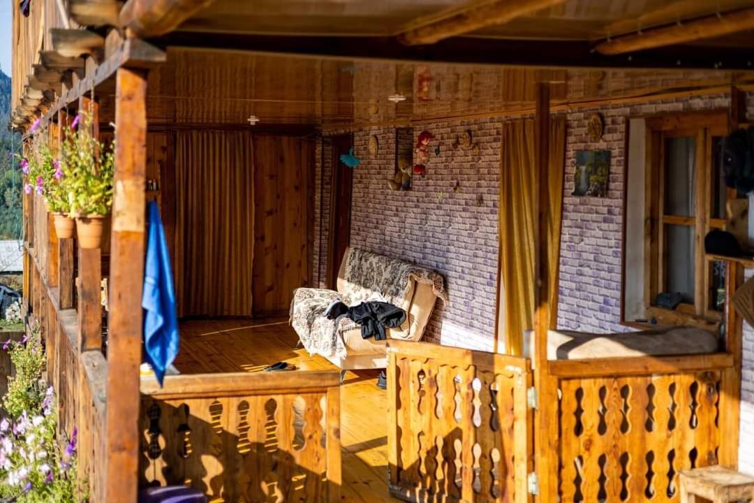 Guest House Old Omalo Ngoại thất bức ảnh