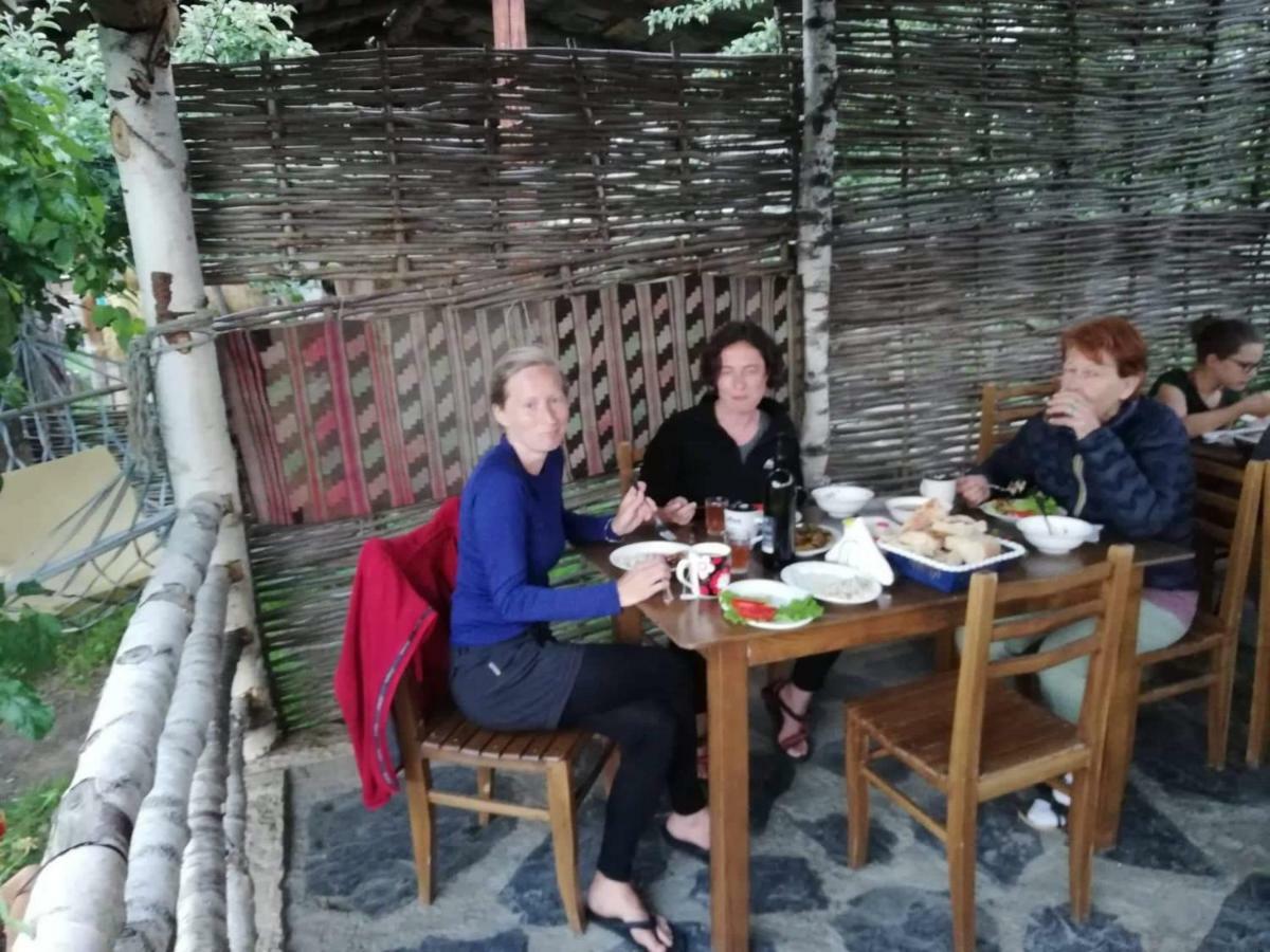 Guest House Old Omalo Ngoại thất bức ảnh